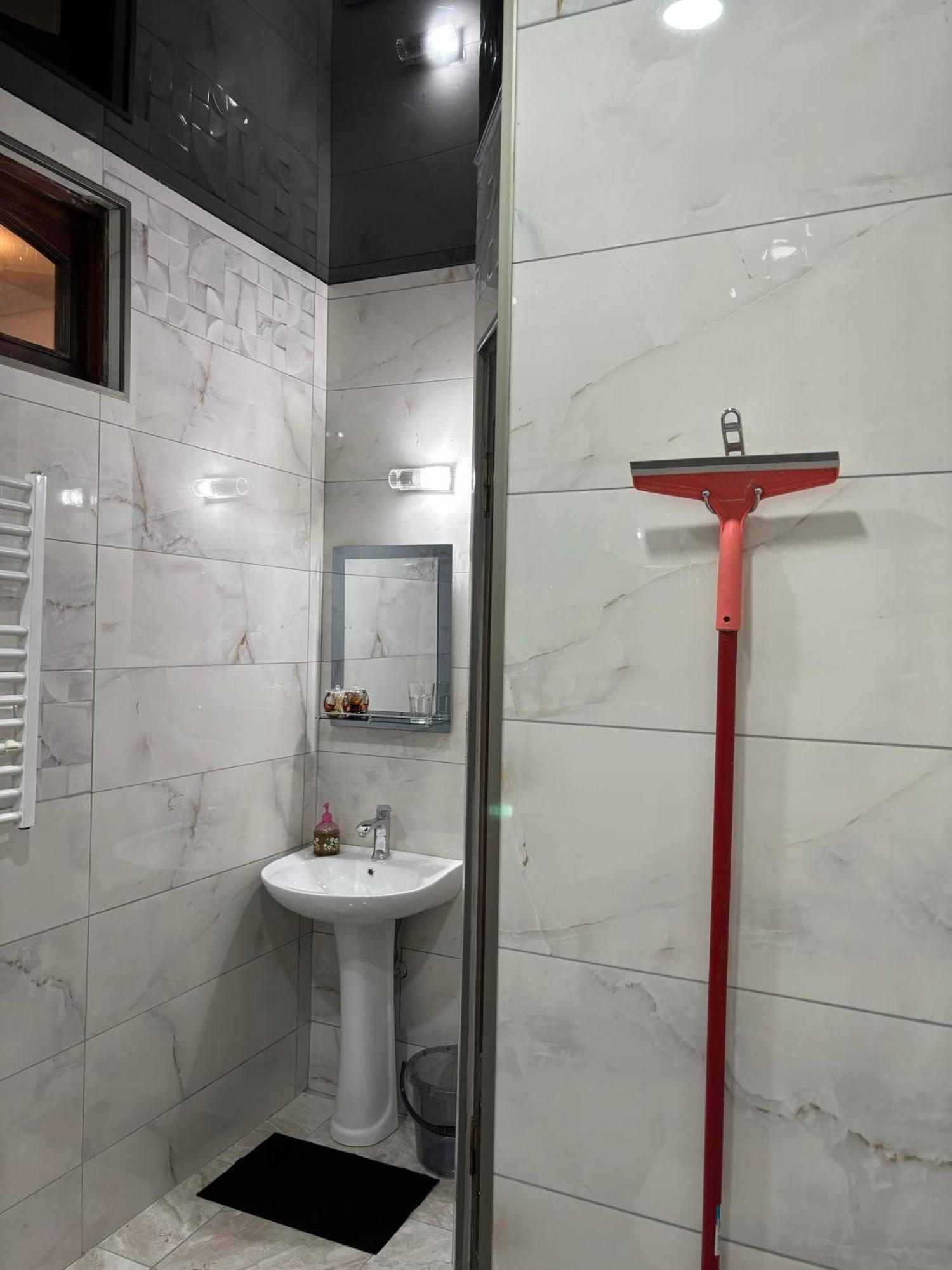 Apartment On Sanapiro Tiflis Exterior foto